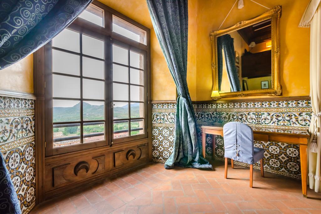 Hospederia Palacio Papa Luna Illueca المظهر الخارجي الصورة